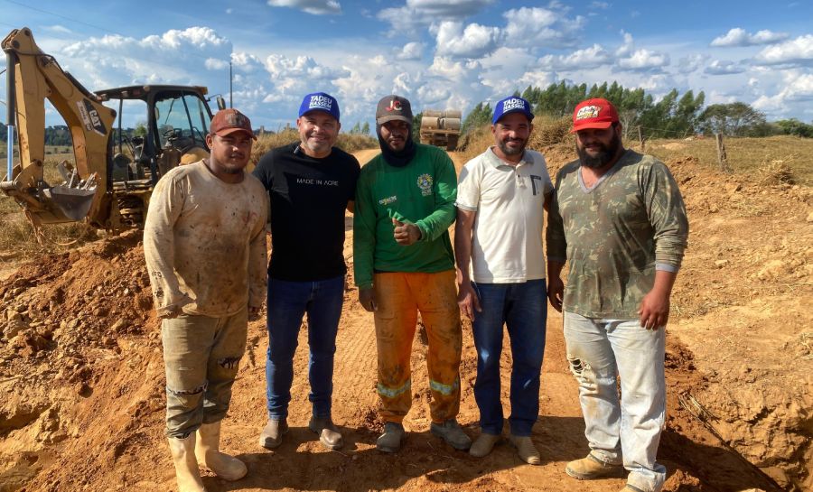 Tadeu Hassem fiscaliza obras no Ramal do km 59, em Brasileia, viabilizadas com recursos destinados por Mailza Assis